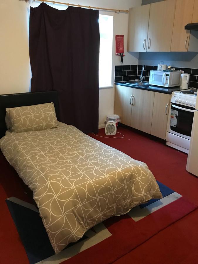 Hatfield Save-Money Rooms - 10Over10 For Price! Экстерьер фото