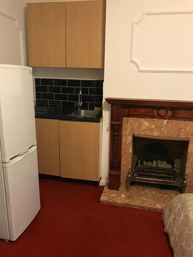 Hatfield Save-Money Rooms - 10Over10 For Price! Экстерьер фото